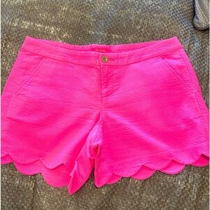 Lilly Pulitzer Scalloped short 5” inseam